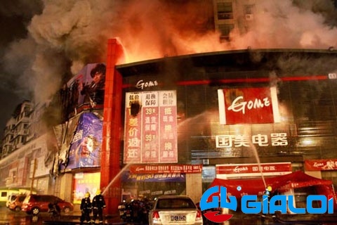 Cháy lớn ở trung tâm mua sắm Trung Quốc