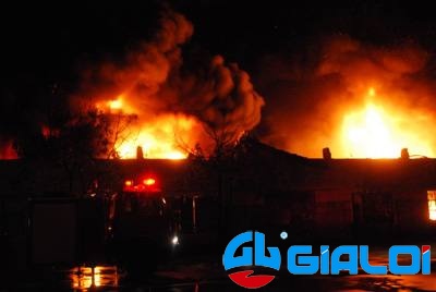 Cháy lớn dữ dội tại Khu công nghiệp An Đồn
